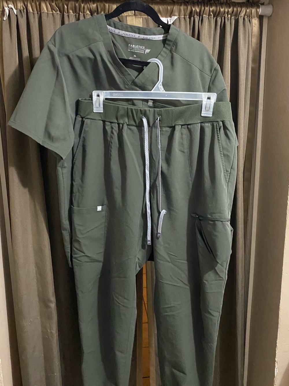 Fabletics Men's Olive Green scrub set